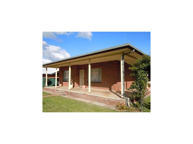 86 Bolton Street, Narrandera NSW 2700