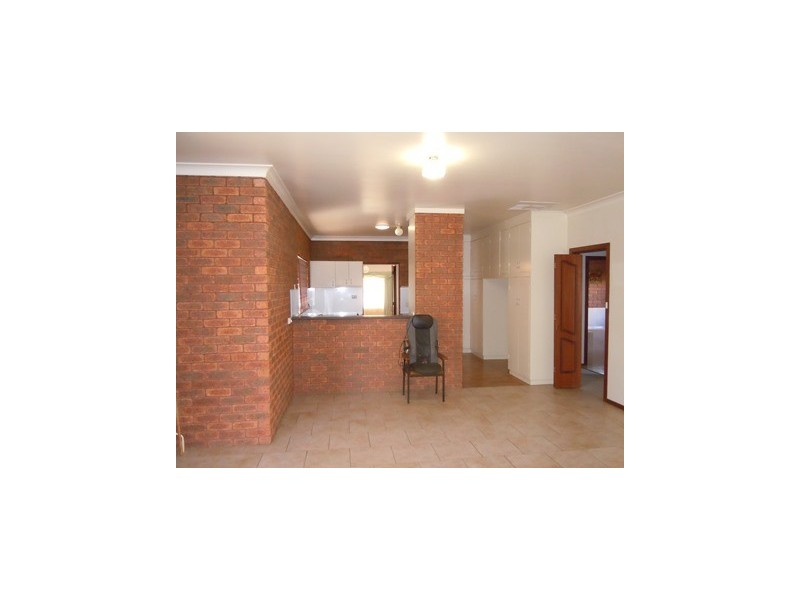 86 Bolton Street, Narrandera NSW 2700