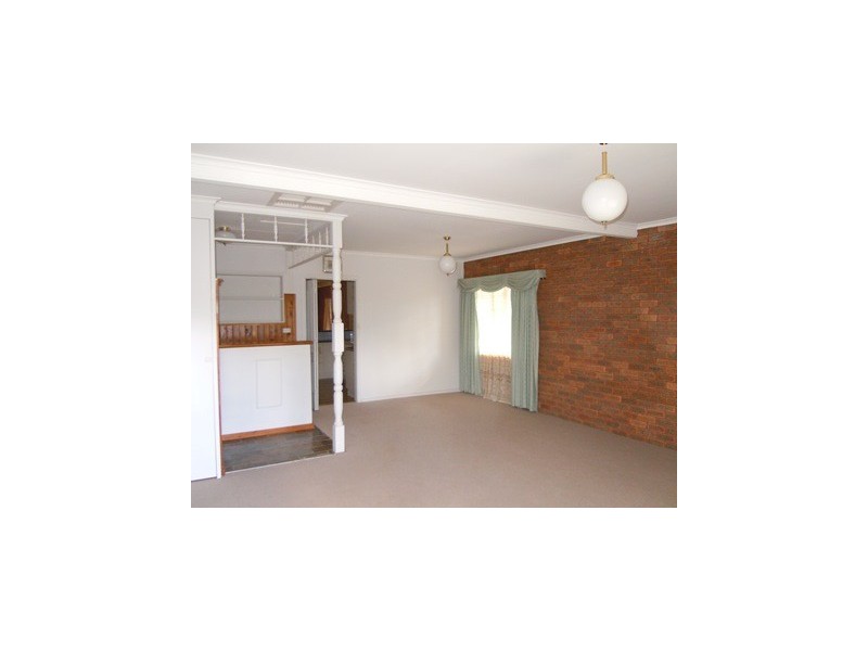 86 Bolton Street, Narrandera NSW 2700