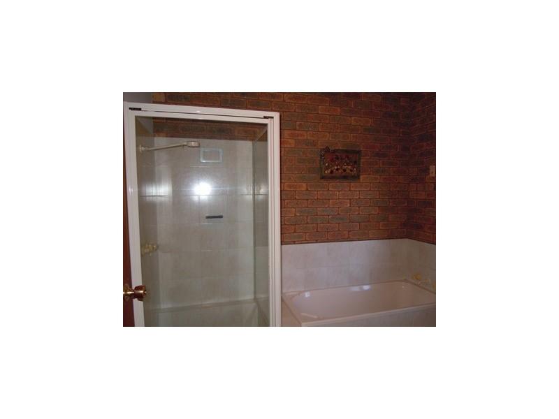86 Bolton Street, Narrandera NSW 2700