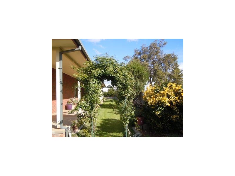 86 Bolton Street, Narrandera NSW 2700