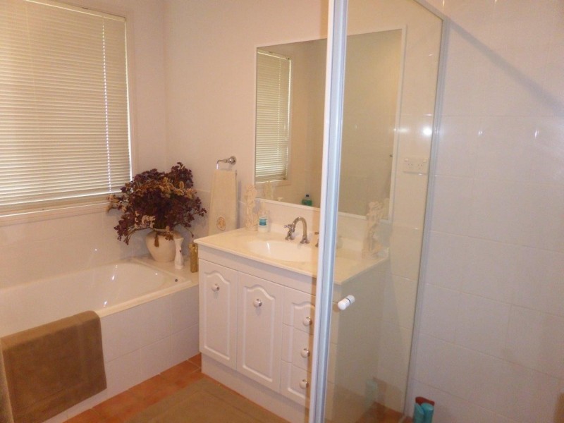 - Vertisco, Lake Cargelligo NSW 2672