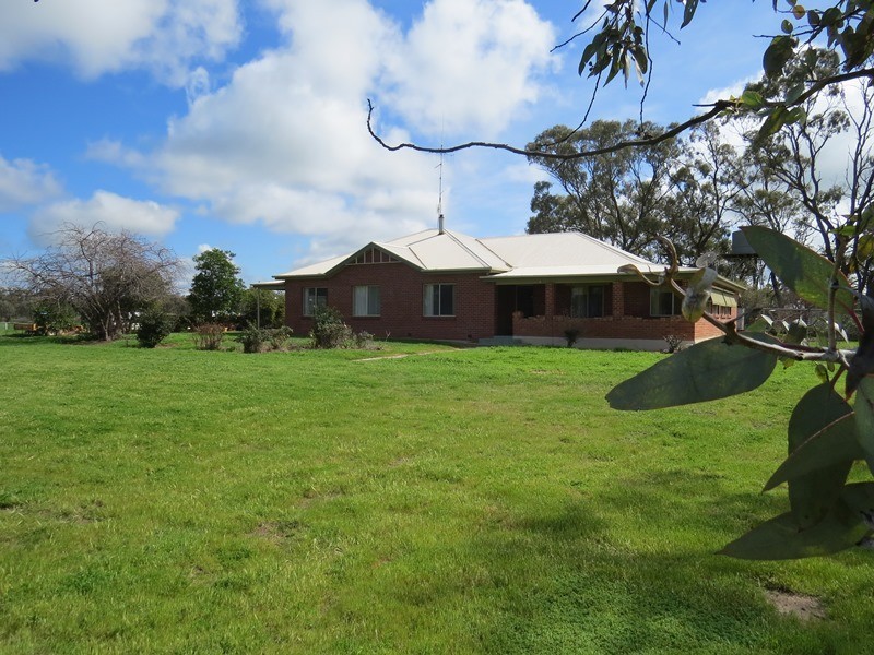 7498 Wakool Road, Barham NSW 2732