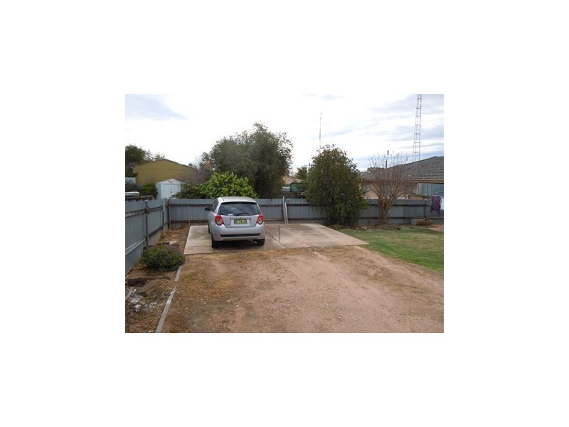 2 Riverine Street, Narrandera NSW 2700