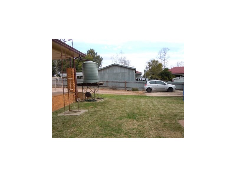 2 Riverine Street, Narrandera NSW 2700