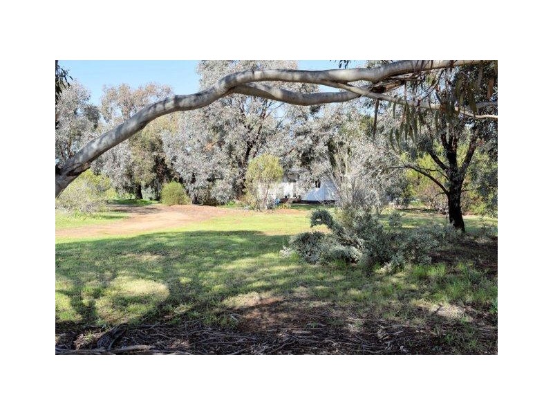 265 Southdown Road, Deniliquin NSW 2710