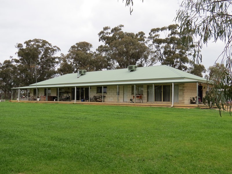 264 OLD DENILIQUIN ROAD, Moama NSW 2731