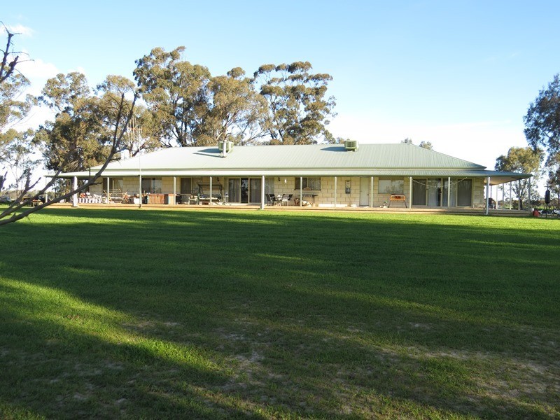 264 OLD DENILIQUIN ROAD, Moama NSW 2731