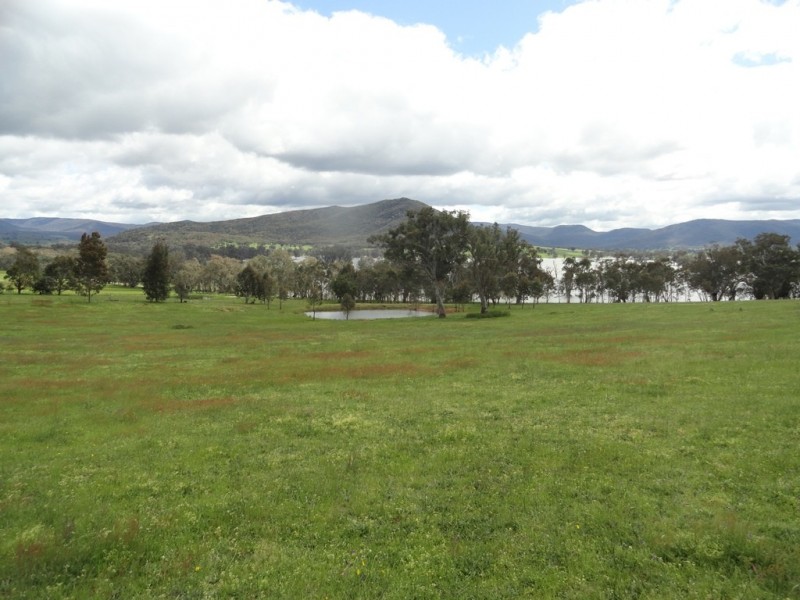 5566 Murray River Road, Thologolong VIC 3691