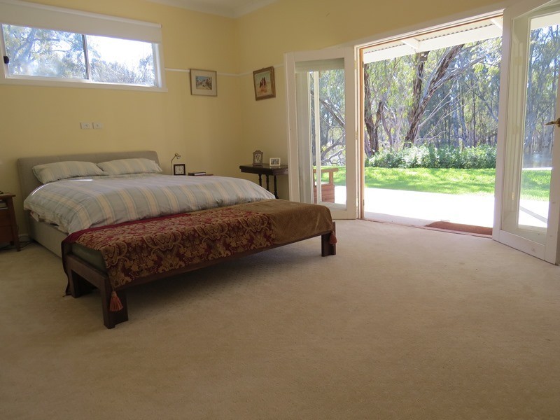 “LONGREACH” 2757 BALPOOL ROAD, Moulamein NSW 2733