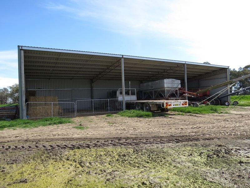 “LONGREACH” 2757 BALPOOL ROAD, Moulamein NSW 2733