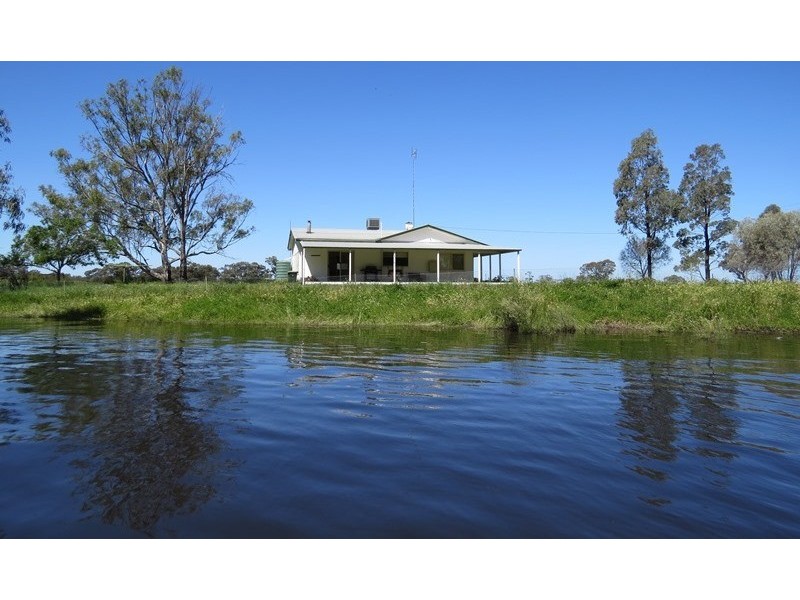 “LONGREACH” 2757 BALPOOL ROAD, Moulamein NSW 2733