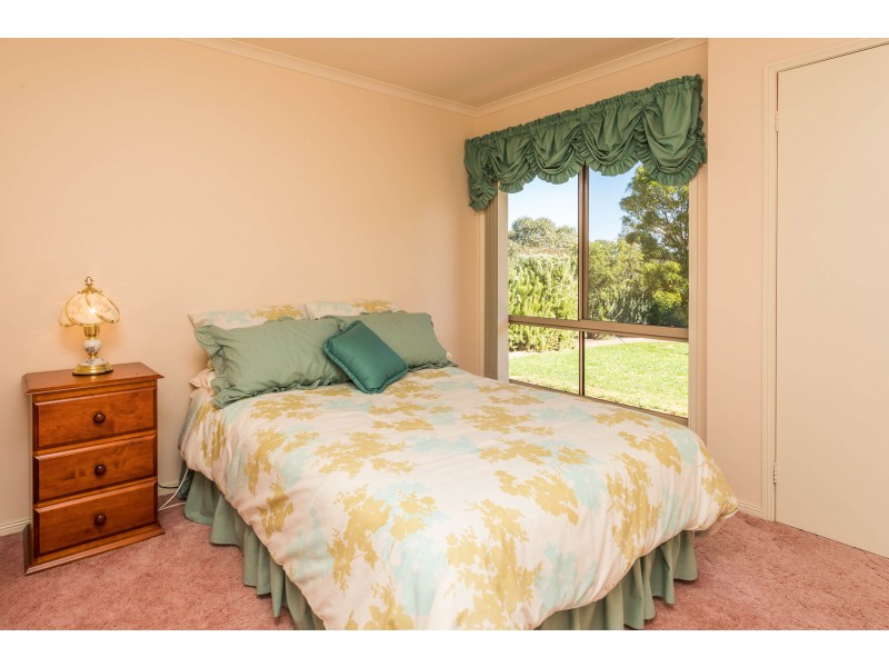 111 Pine Hill Road, Narrandera NSW 2700