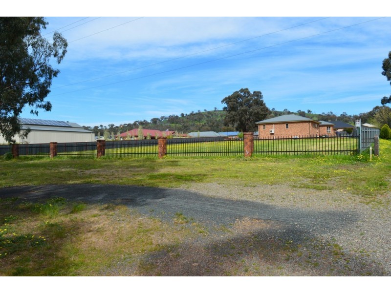 12 Matilda Ave, Cootamundra NSW 2590