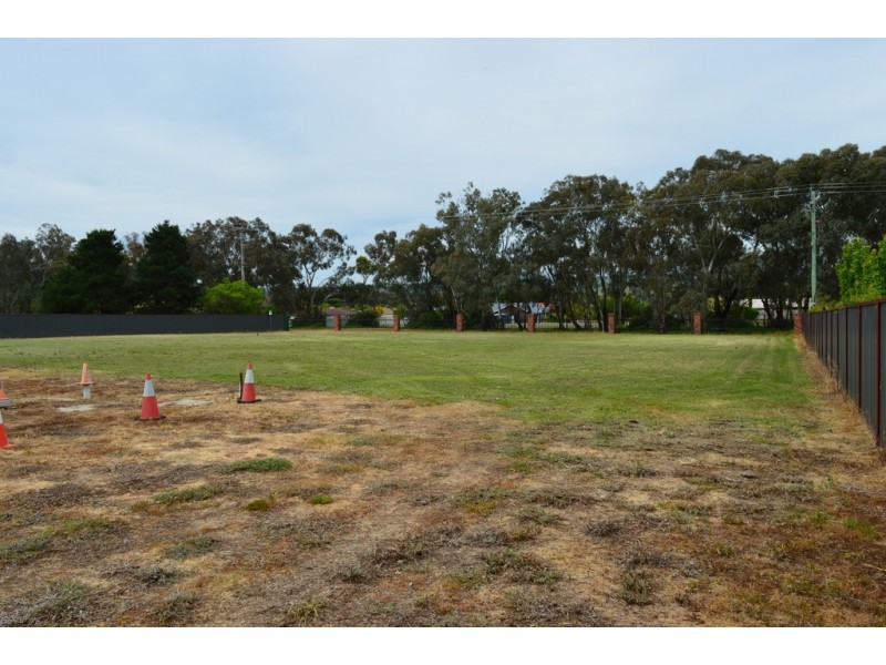 12 Matilda Ave, Cootamundra NSW 2590