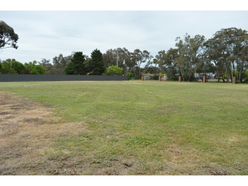 12 Matilda Ave, Cootamundra NSW 2590