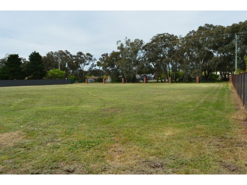12 Matilda Ave, Cootamundra NSW 2590