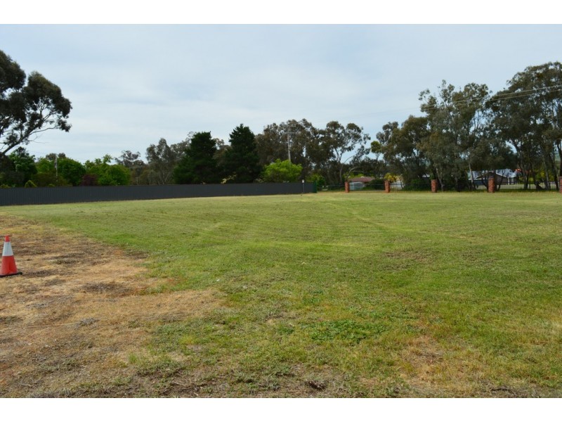 12 Matilda Ave, Cootamundra NSW 2590