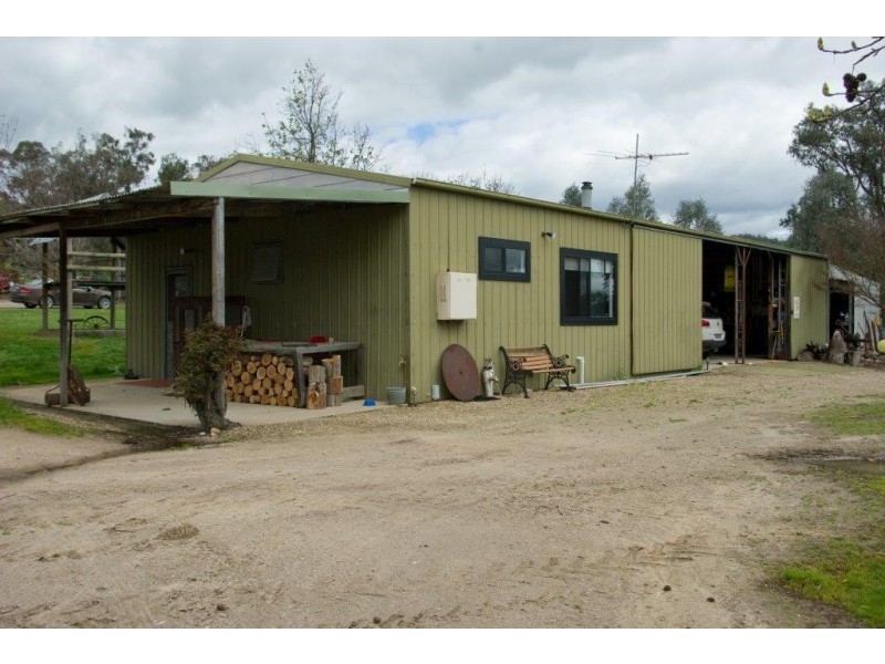 108 Pini Lane, Mudgegonga VIC 3737