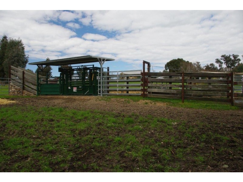 108 Pini Lane, Mudgegonga VIC 3737