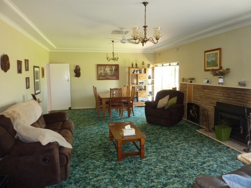 13 Goodes Lane, Coolamon NSW 2701