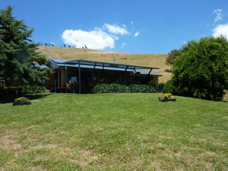 270 West Gilmore Road, Tumut NSW 2720