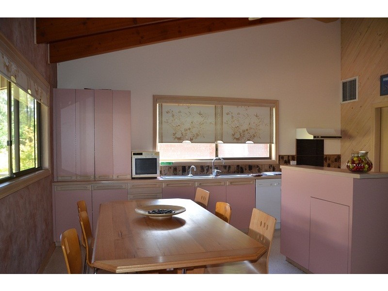 4 Stewarts Road, Tawonga South VIC 3698