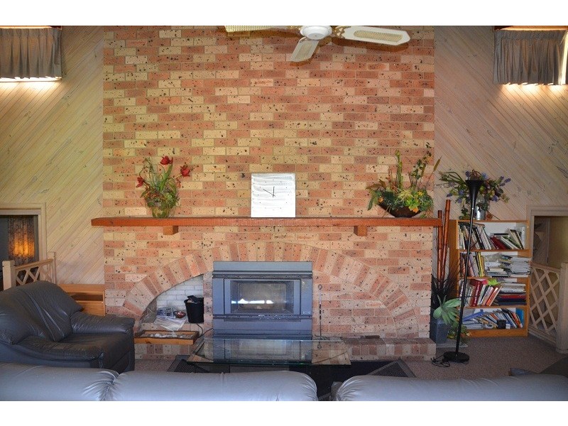 4 Stewarts Road, Tawonga South VIC 3698