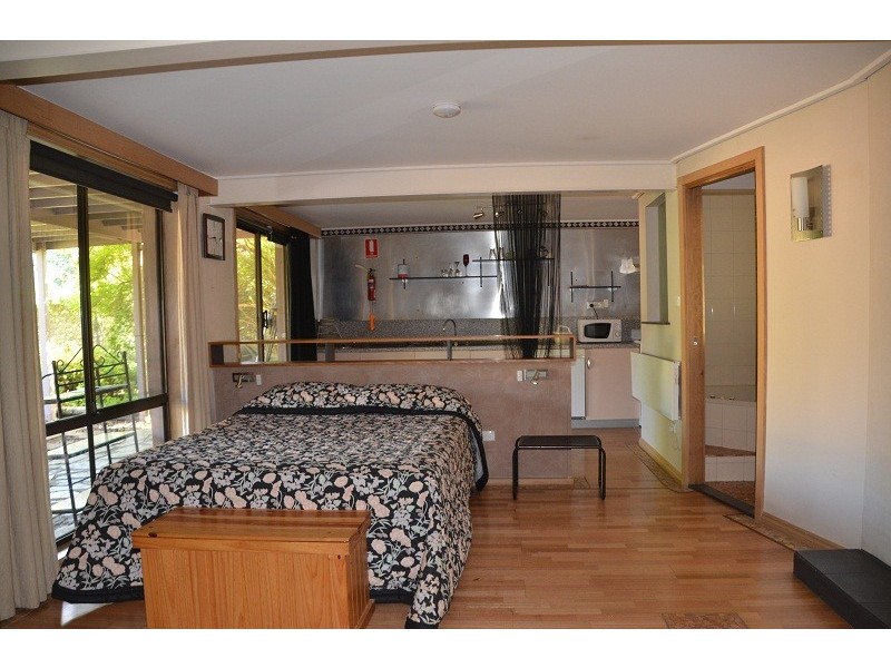 4 Stewarts Road, Tawonga South VIC 3698