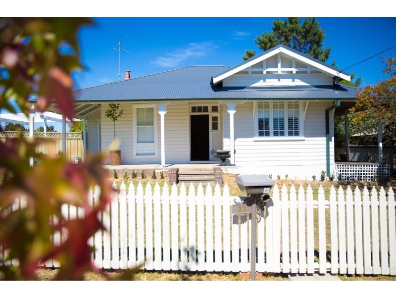 32 PUDMAN STREET, Boorowa NSW 2586