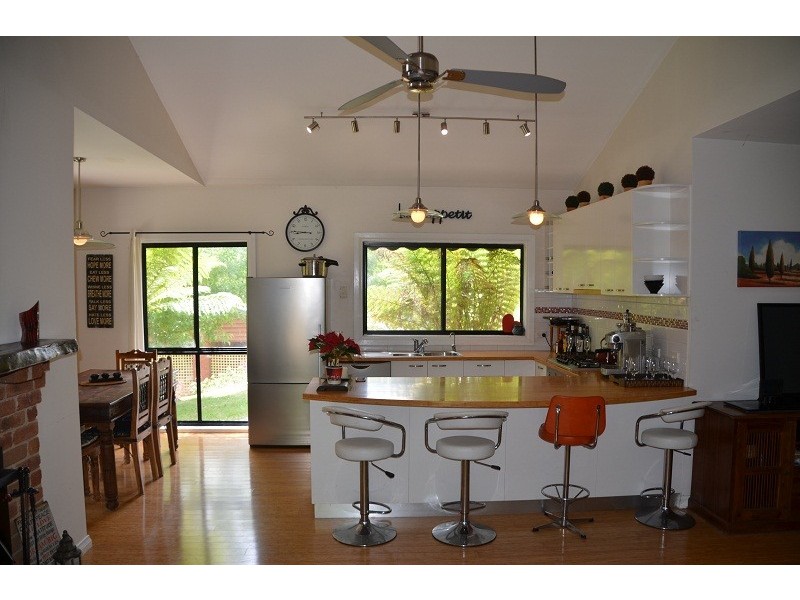 136 DelanyAvenue, Bright VIC 3741