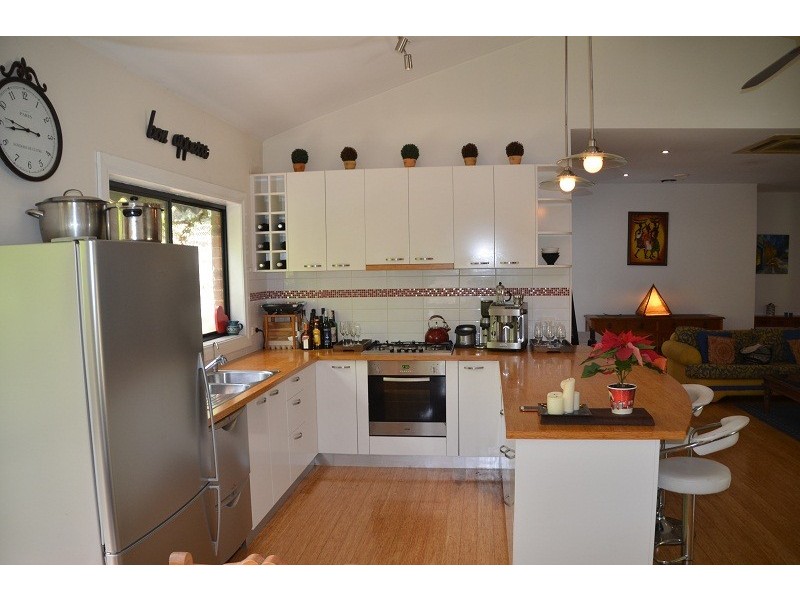 136 DelanyAvenue, Bright VIC 3741