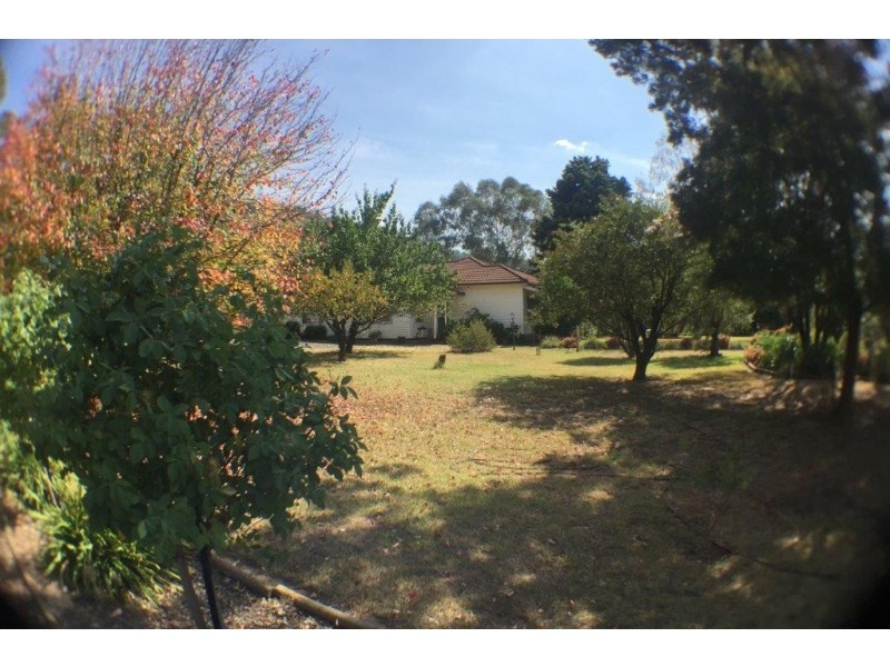 8792 Murray River Road, Walwa VIC 3709