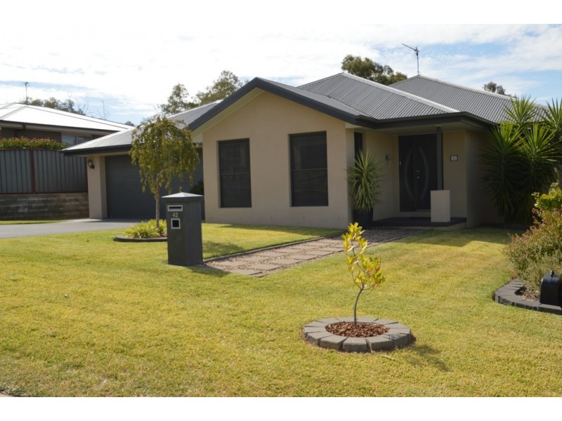 42 Matilda Ave, Cootamundra NSW 2590