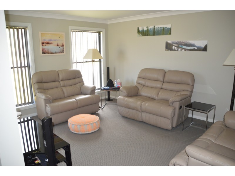 42 Matilda Ave, Cootamundra NSW 2590