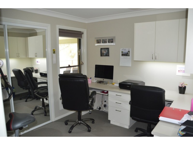 42 Matilda Ave, Cootamundra NSW 2590