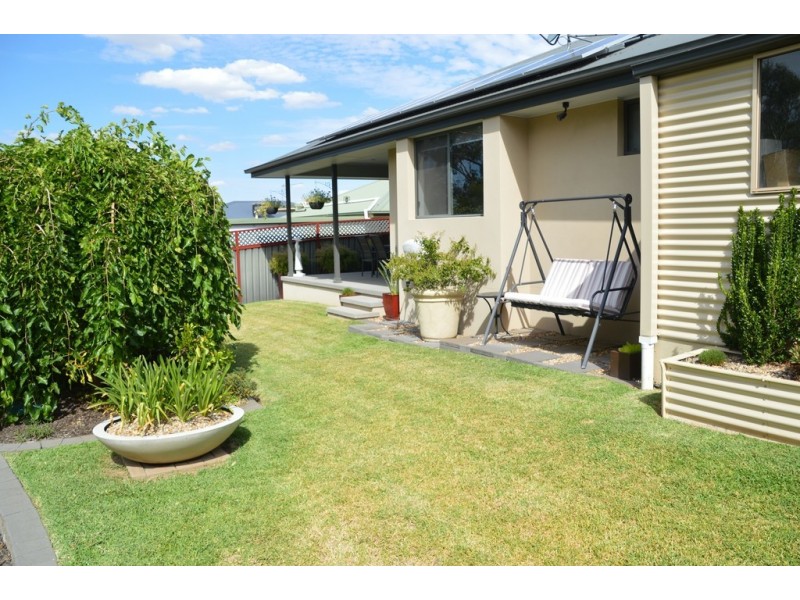 42 Matilda Ave, Cootamundra NSW 2590