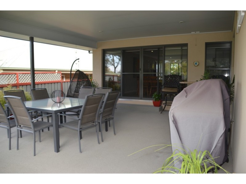 42 Matilda Ave, Cootamundra NSW 2590