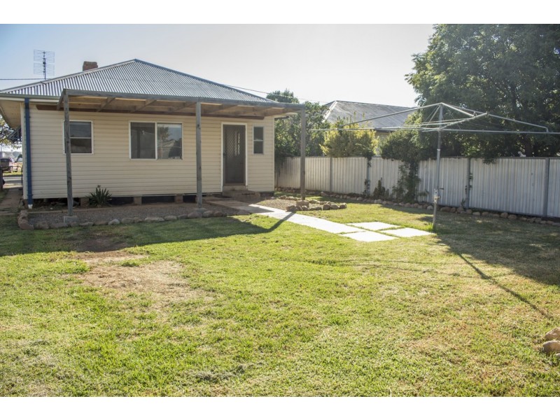 10a BULLECOURT STREET, Cootamundra NSW 2590
