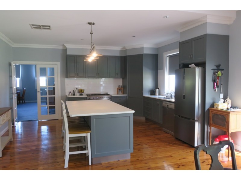 1106 Sturt Highway, Wagga Wagga NSW 2650