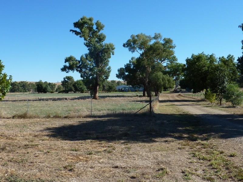 1106 Sturt Highway, Wagga Wagga NSW 2650
