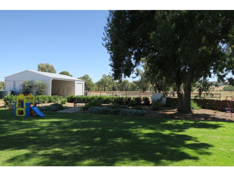 1106 Sturt Highway, Wagga Wagga NSW 2650