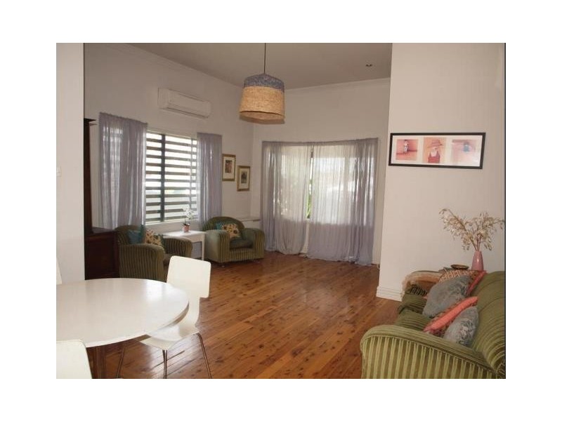 65 Twynam Street, Narrandera NSW 2700