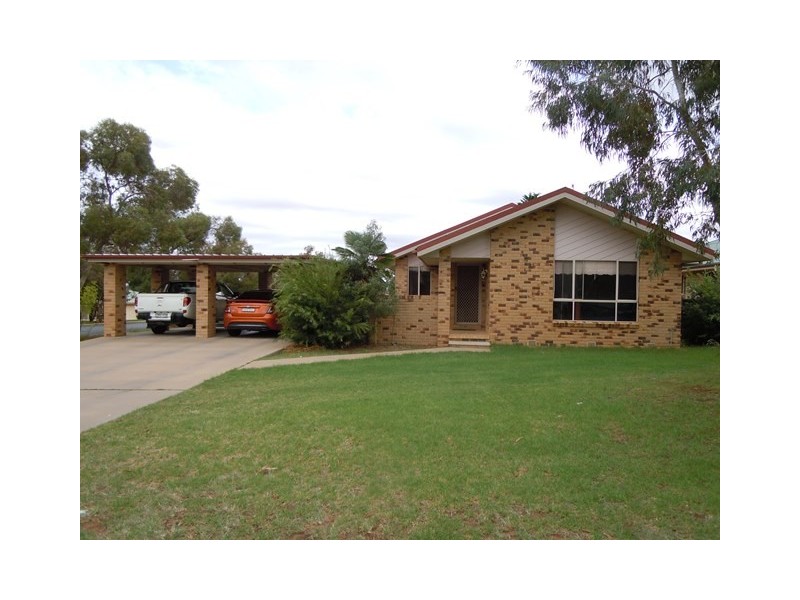 2 Kiesling Drive, Narrandera NSW 2700