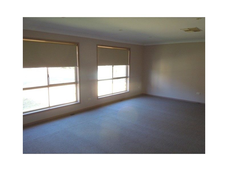 2 Kiesling Drive, Narrandera NSW 2700