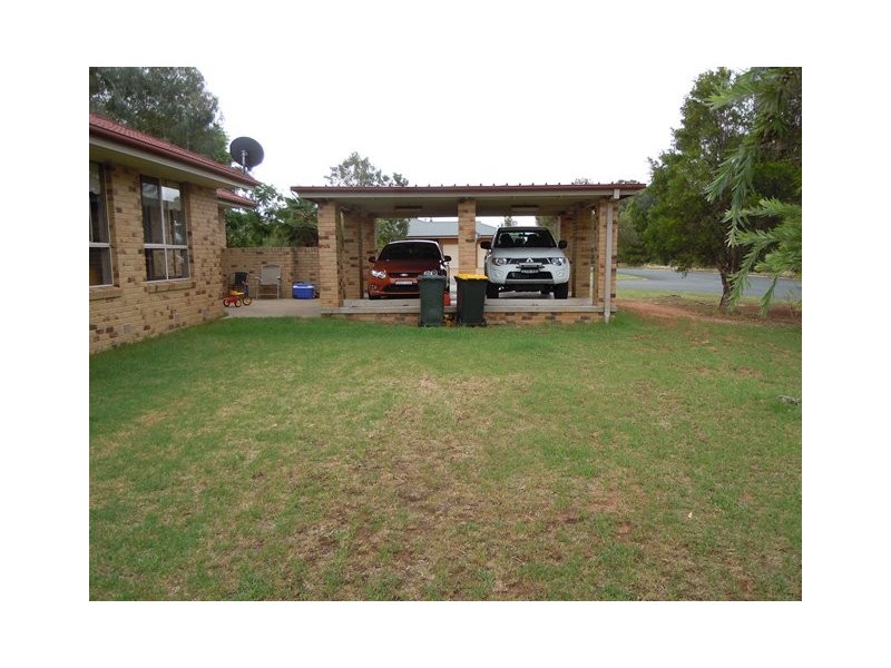 2 Kiesling Drive, Narrandera NSW 2700