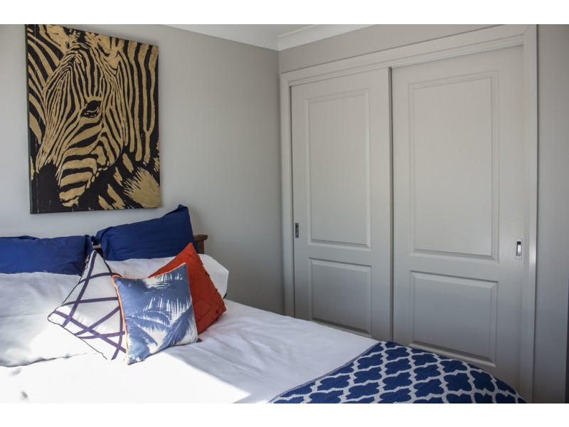 13 HENRY PLACE, Young NSW 2594