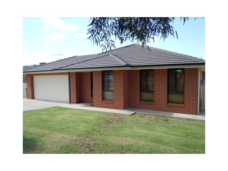 21 Racecourse Road, Narrandera NSW 2700