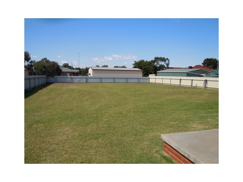 21 Racecourse Road, Narrandera NSW 2700