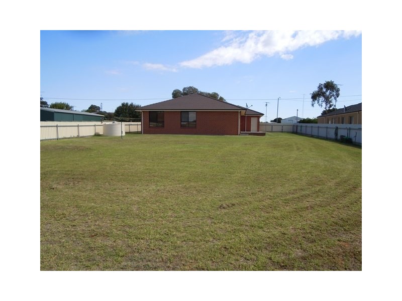 21 Racecourse Road, Narrandera NSW 2700